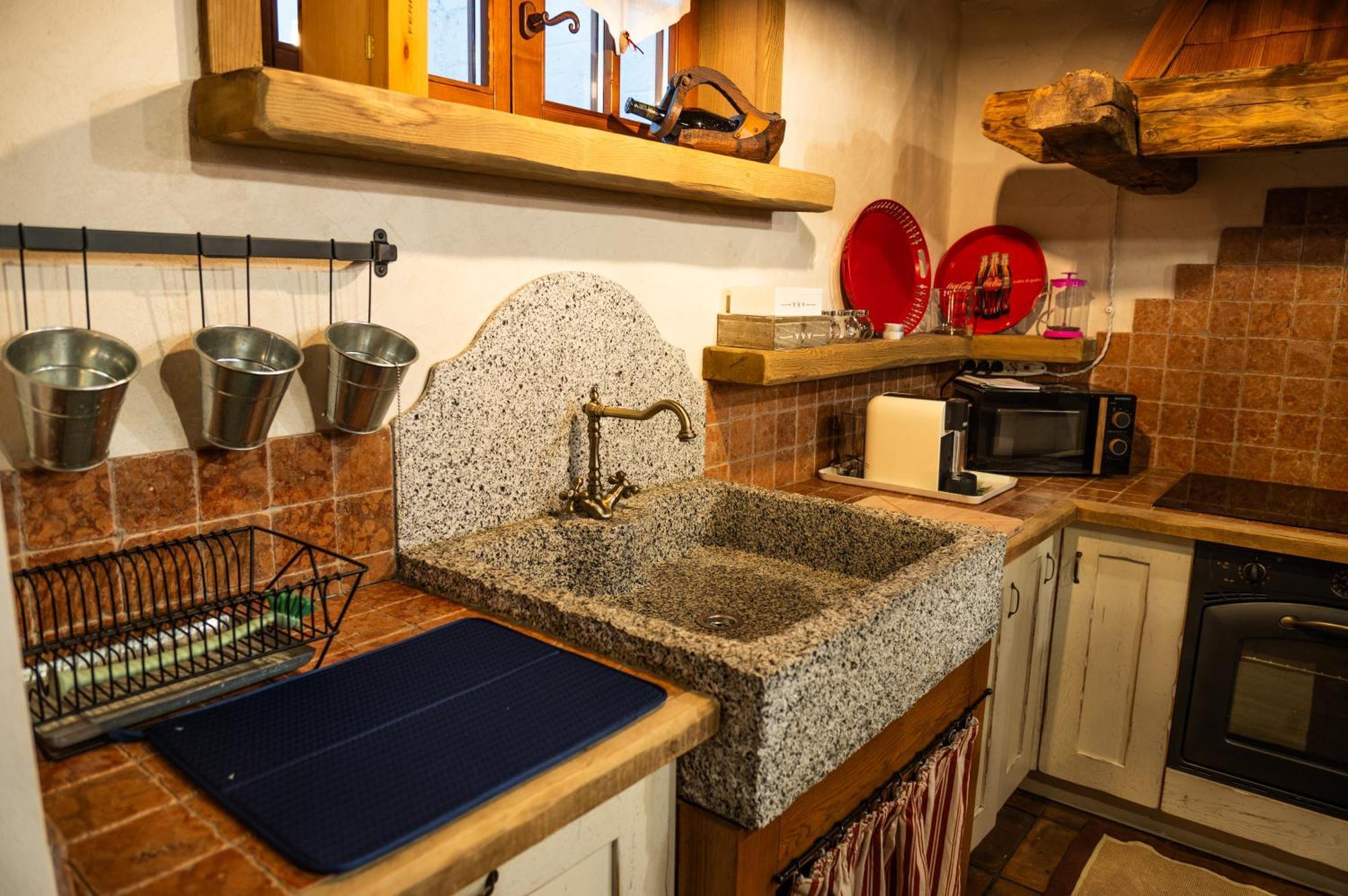 Alfio'S Alpen Suite Roncone Bagian luar foto